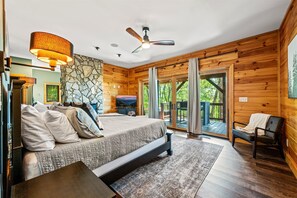 6 Schlafzimmer, Schreibtisch, Bügeleisen/Bügelbrett, Reisekinderbett