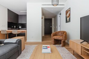 Fernseher, Stereoanlage