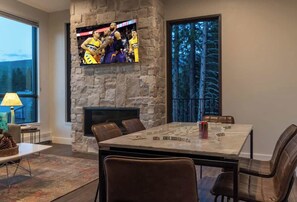 Dining - Walk to Village | Modern Hideaway (Winter Park)