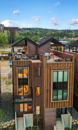 Exterior - Rooftop Hot Tub | Mountain View (Winter Park)