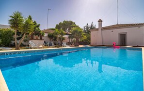 Pool - Awesome home in Chiclana de la Fronter (Chiclana de la Fronter)