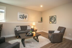 TV, books - Briefly Yours while exploring all West Kelowna has to offer! (West Kelowna)