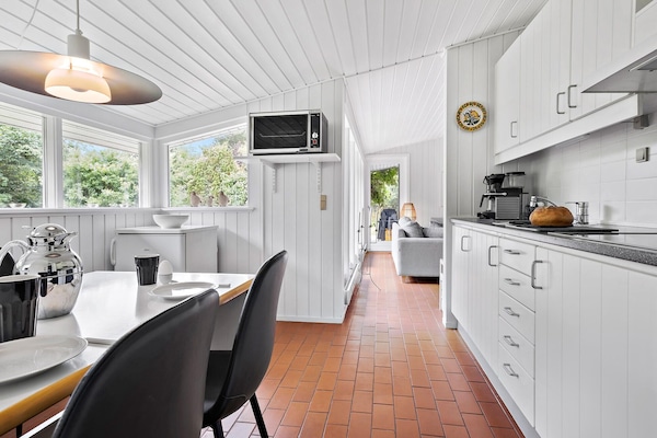 Réfrigérateur, plaque de cuisson, lave-vaisselle, cafetière/bouilloire