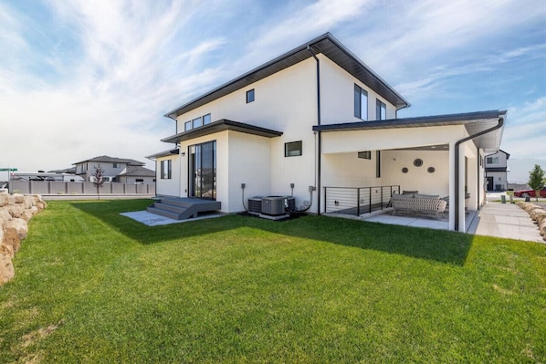 Exterior - Wasatch Oasis | Patio | Kitchen (Saratoga Springs)