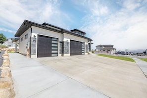 Exterior - Wasatch Oasis | Patio | Kitchen (Saratoga Springs)