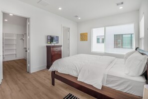 3 Schlafzimmer, Schreibtisch, Bügeleisen/Bügelbrett, kostenloses WLAN