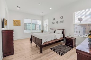 3 slaapkamers, een bureau, een strijkplank/strijkijzer, gratis wifi