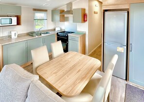 Fridge, oven, stovetop, toaster