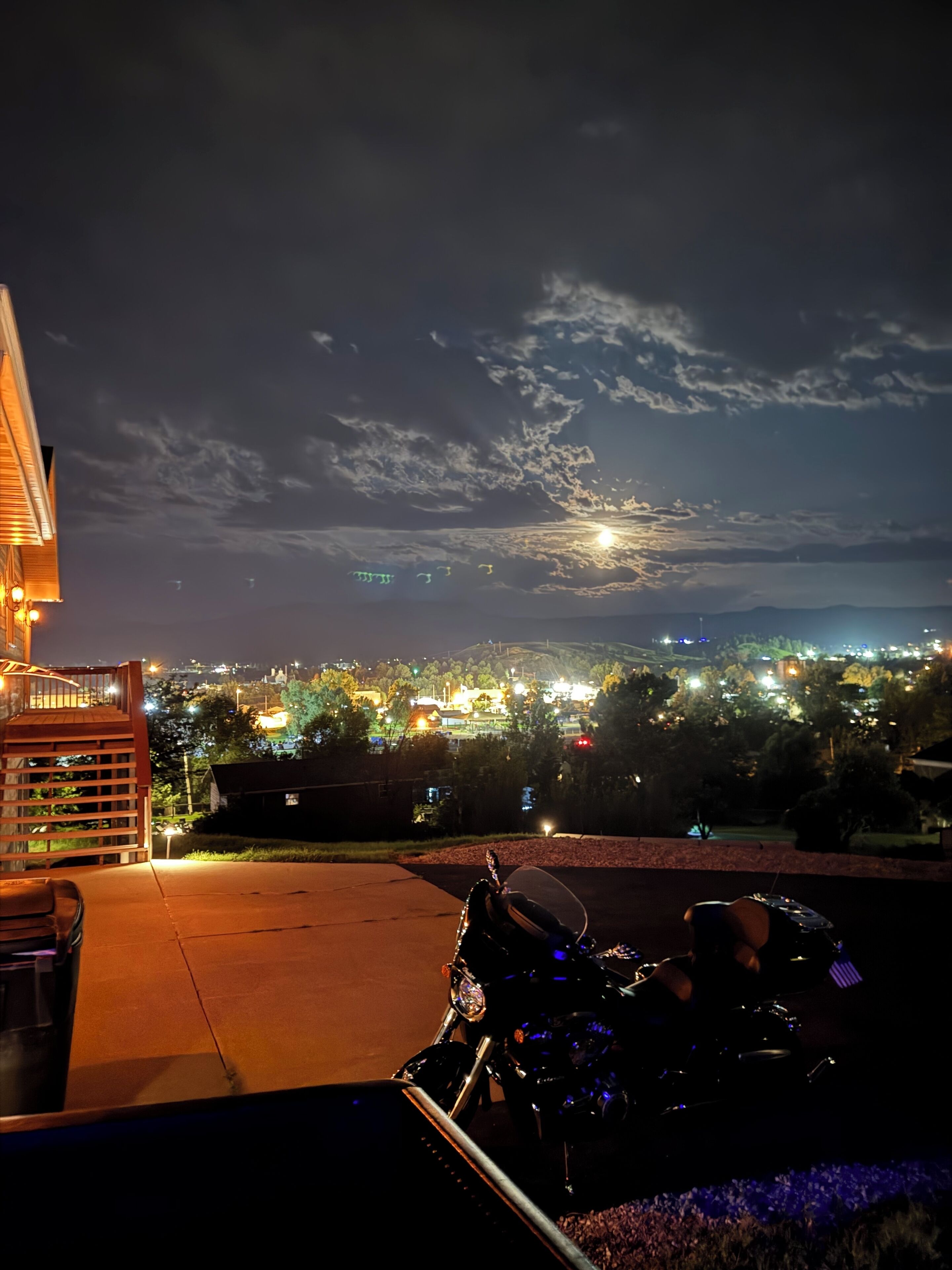 المنطقة المحيطة بالمنشأة