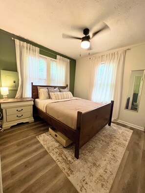 2 bedrooms, iron/ironing board, travel cot, WiFi