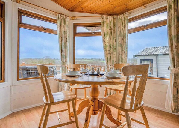 Dining - Willow Lodge 3 (Pet) (Nr St Austell)