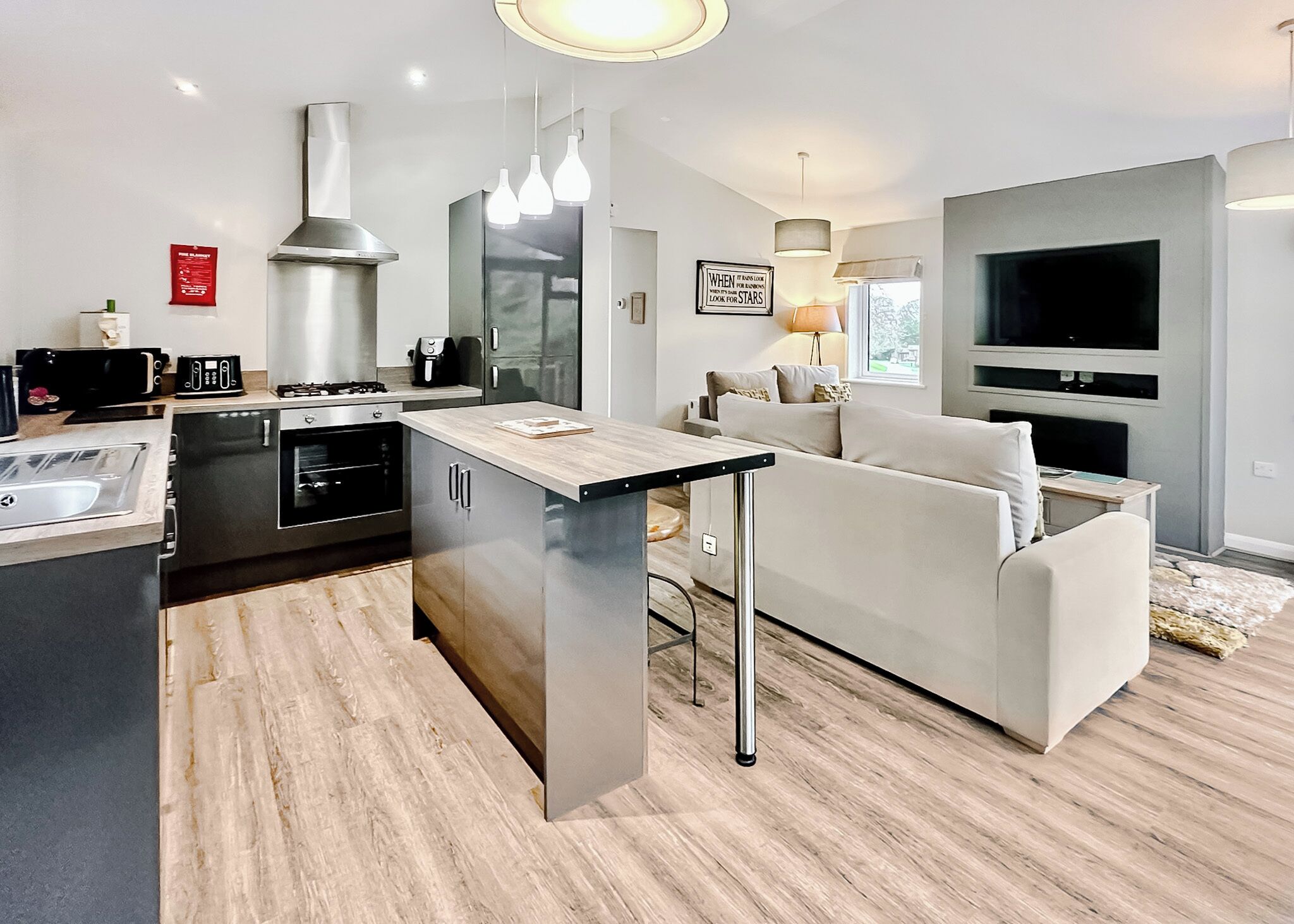 Fridge, oven, stovetop, toaster