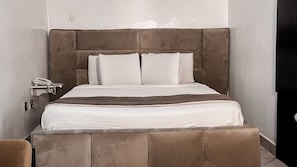 1 habitación, tabla de planchar con plancha, wifi y ropa de cama 