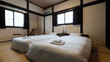 Twin Room, Non Smoking | Desk, laptop workspace, free WiFi, bed sheets
