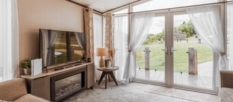 Sycamore Lodge VIP Hot Tub and Pet Friendly