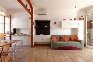 TV - Casa Crystal Near The Sea, Melendugno, Italy (Melendugno)