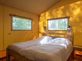 3 habitaciones y muebles diferentes 