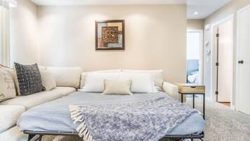 2 Schlafzimmer, BĂŒgeleisen/BĂŒgelbrett, WLAN, BettwĂ€sche