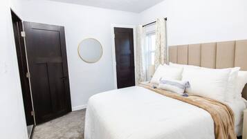 2 makuuhuonetta, silitysrauta/-lauta, Wi-Fi, vuodevaatteet