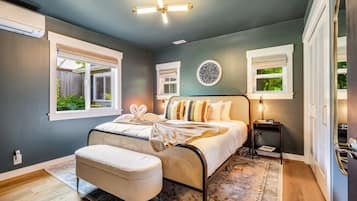 2 Schlafzimmer, BĂŒgeleisen/BĂŒgelbrett, kostenloses WLAN, BettwĂ€sche