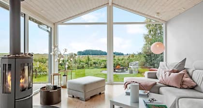 4 bedroom nice home in Gilleleje
