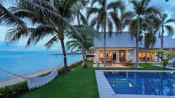 5 bedrooms, premium bedding, minibar, in-room safe