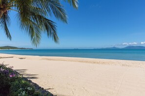 Beach/ocean view - Miskawaan Beachfront Villas (Koh Samui)