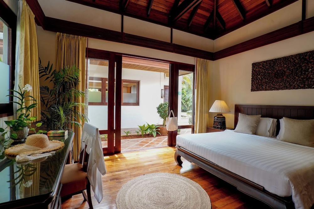 Miskawaan Beachfront Villas by null