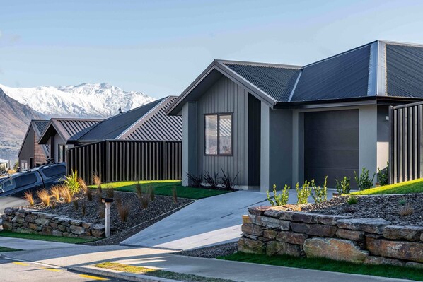 Exterior - Mountain View Haven T (Wanaka)