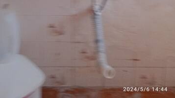 淋浴设施、毛巾