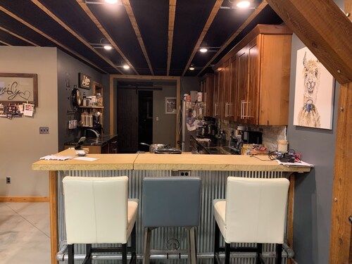 Outdoor Oasis and Pickleball Paradise: Fishing, Paddle-boarding, Swimming