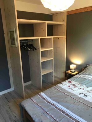 2 soverom og sengetøy