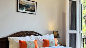 3 Bedroom villa with Private Balconies & Valley view | Hypo-allergenic bedding available, desk, laptop workspace