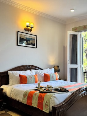 3 Bedroom villa with Private Balconies & Valley view