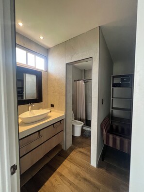 Towels, soap, shampoo, toilet paper - Penthouse Gardenias (San Salvador)