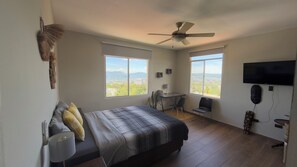 3 chambres, coffres-forts dans les chambres, bureau