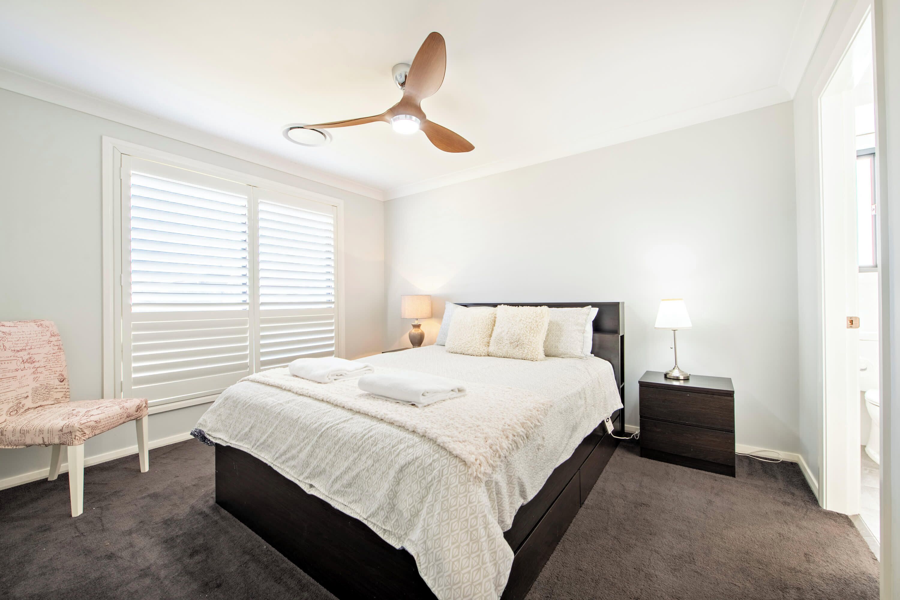 4 chambres, fer et planche à repasser, lit parapluie, Wi-Fi