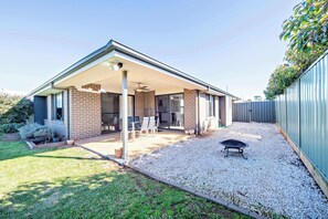 Outdoor dining - Magnolia Entertainer - Firepit, Pets Welcome (Dubbo)