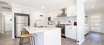 Magnolia Entertainer - Firepit, Pets Welcome