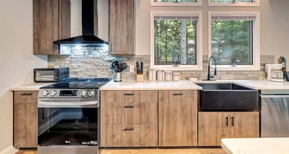 Dog Friendly Escape w/ Game Room, Hot Tub, Fire Pit