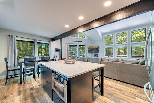 Dog Friendly Escape w/ Game Room, Hot Tub, Fire Pit