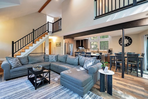 Lake Harmony Retreat | Game Room, Hot Tub, Dogs OK