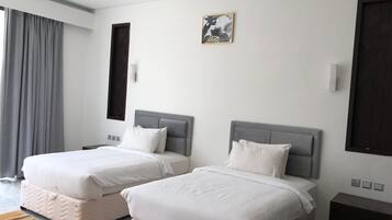 Luxury Villa | Seterika/papan seterika, Wi-fi percuma