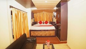 Classic Double Room | Free WiFi, bed sheets - Goroomgo Golden Nest Nainital (Nainital)