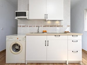 Fridge, microwave, coffee/tea maker, toaster