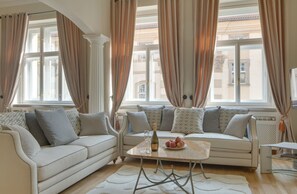 Living area - Beautiful apartment near Charles Bridge (Hlavní mesto Praha)