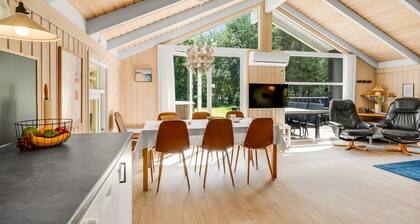 "Amundi" - 500m from the sea by Interhome