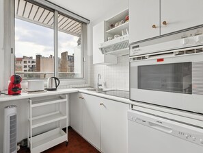 Réfrigérateur, micro-ondes, four, lave-vaisselle