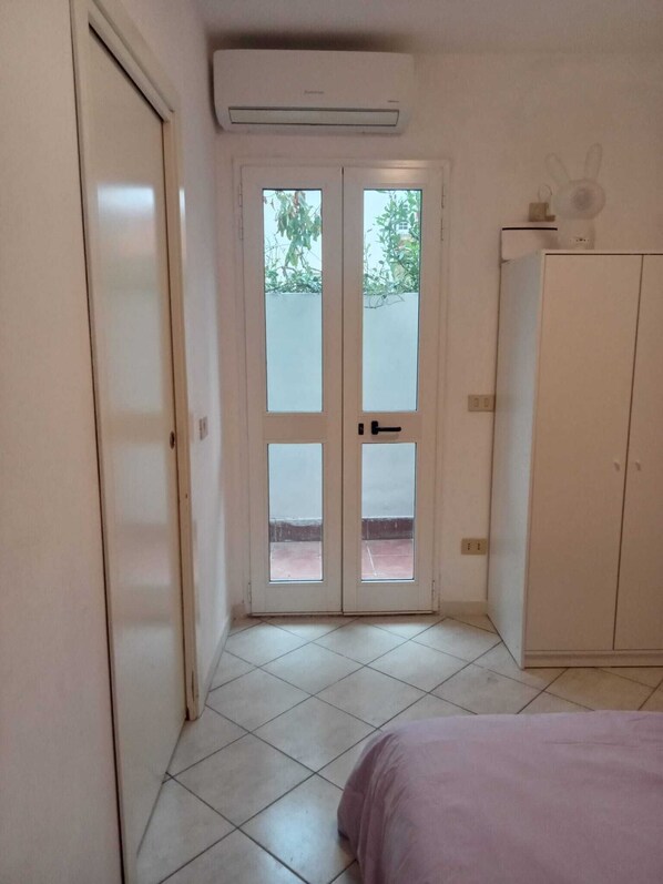 1 室のベッドルーム、WiFi、ベッドシーツ