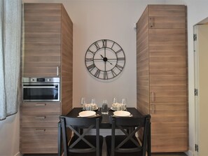 Dining - Beautiful apartment for 4 guests with WIFI, A/C, TV and patio (Milan)